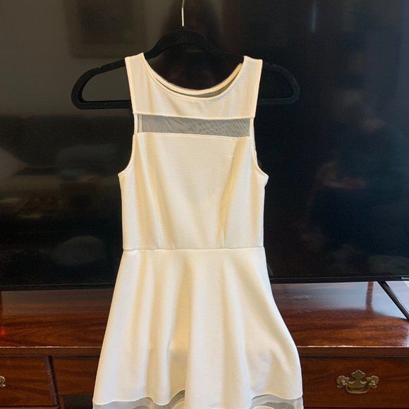 Monteau LA White Dress - Picture 7 of 16